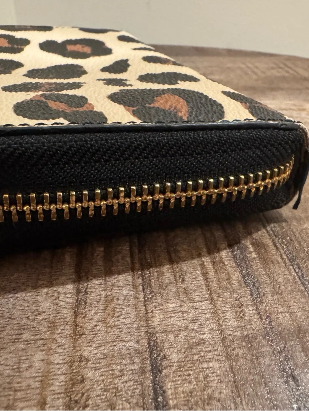 Tory Burch Robinson leopard print wallet - Picture 7 of 11